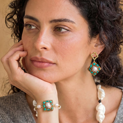 Pendientes Colgantes Bizantinos con Perla Barroca – Baño de Oro 14K