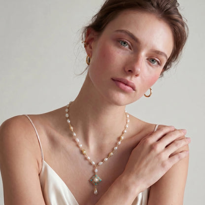 Collar Vintage Y-Drop de Perlas de Agua Dulce – Baño de Oro 14K
